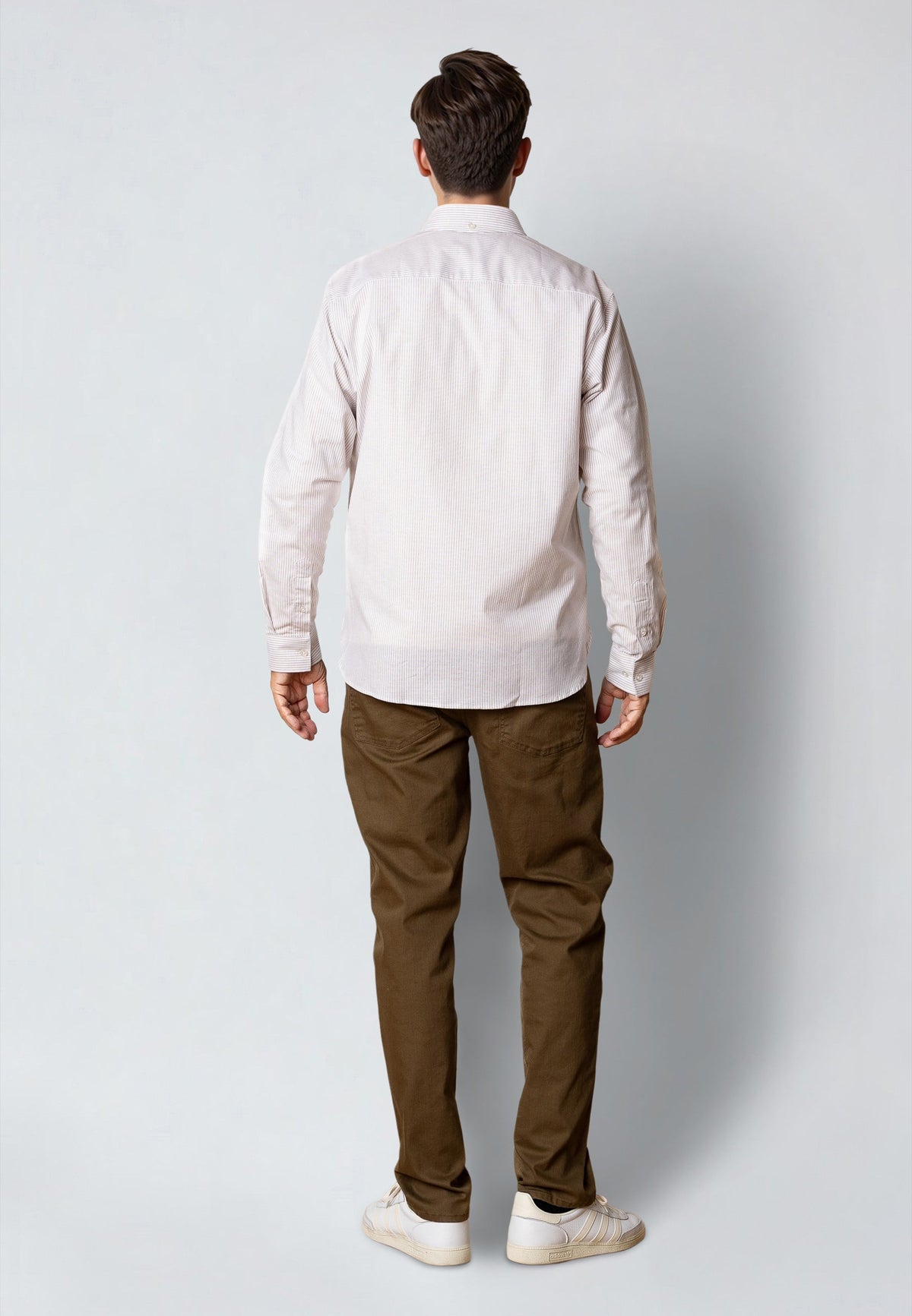 Clean Cut Copenhagen Oxford Stretch Stripe Shirt Khaki Striped – produsentens modellbilde