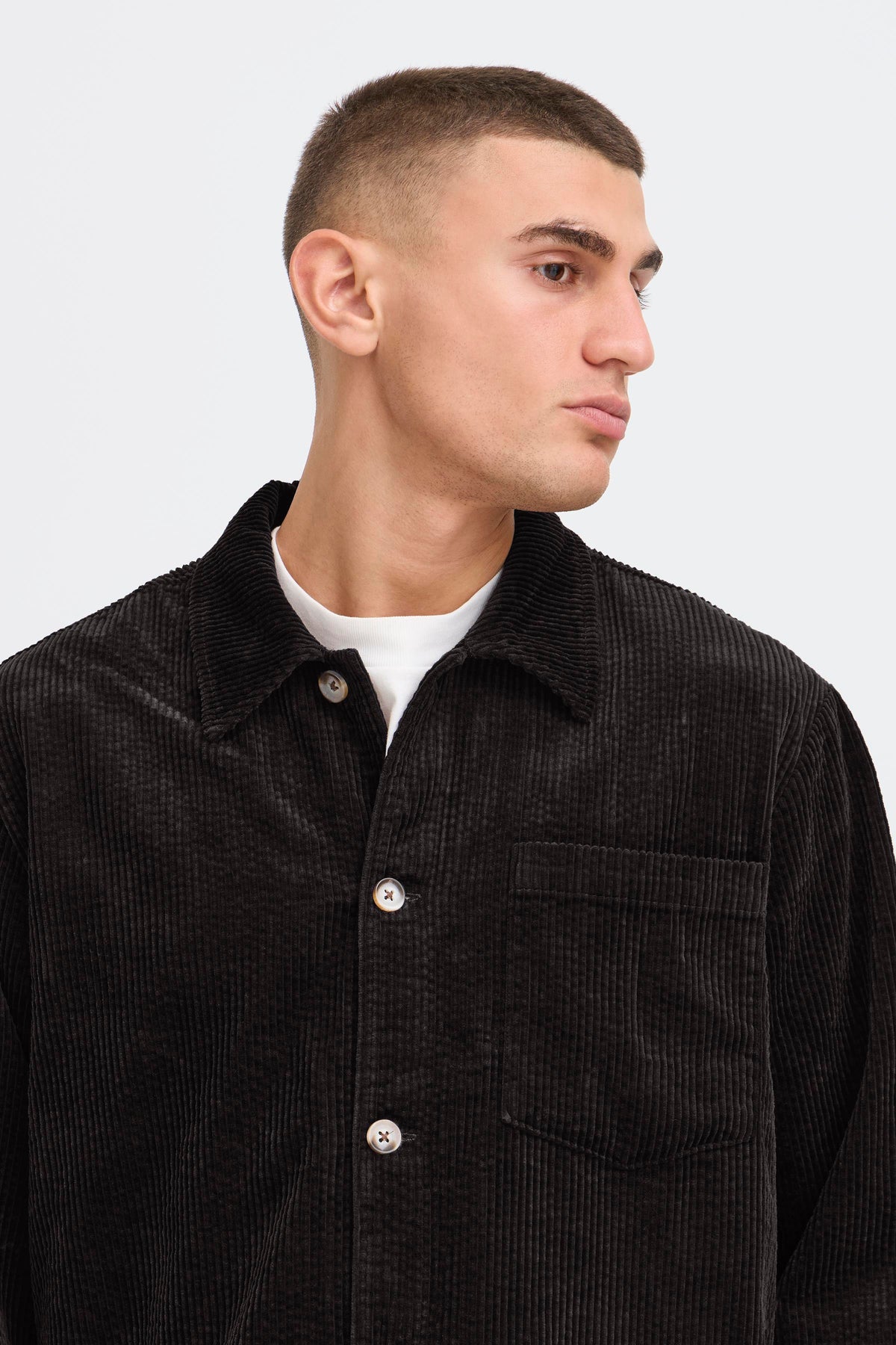 Solid Ingvi Cord Overshirt True Black – produktbilde 1