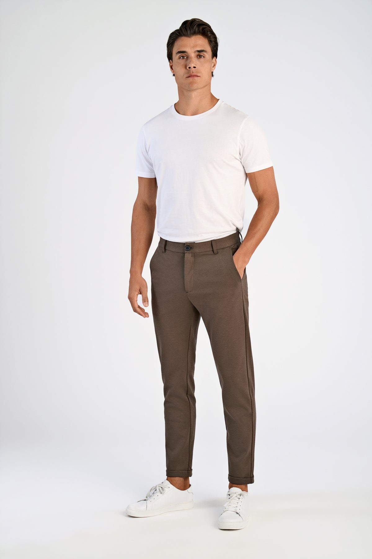 Lindbergh Performance Pants Dark Army – modellbilde