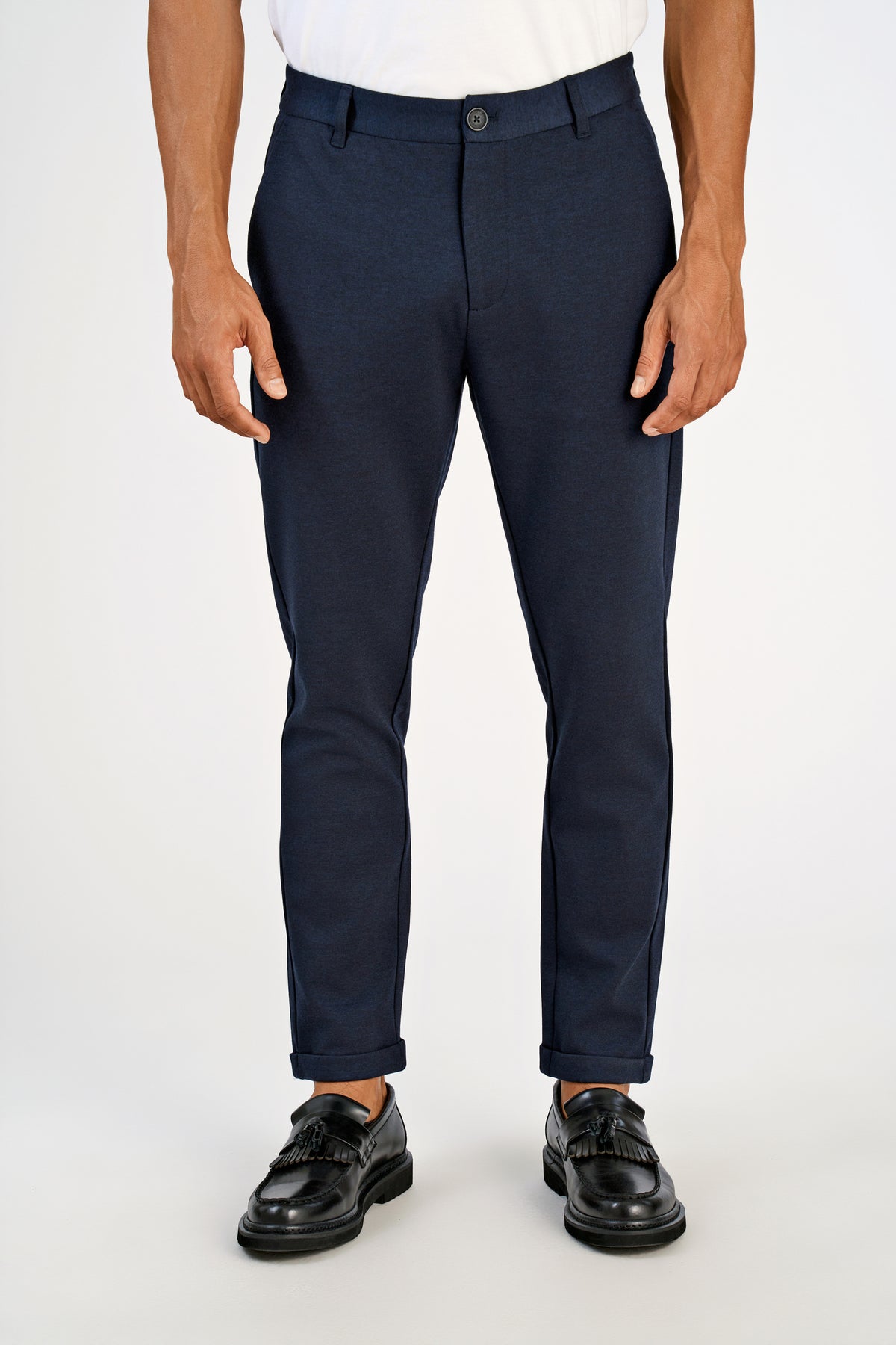 Lindbergh Performance Pants Navy Mix – på modell forfra