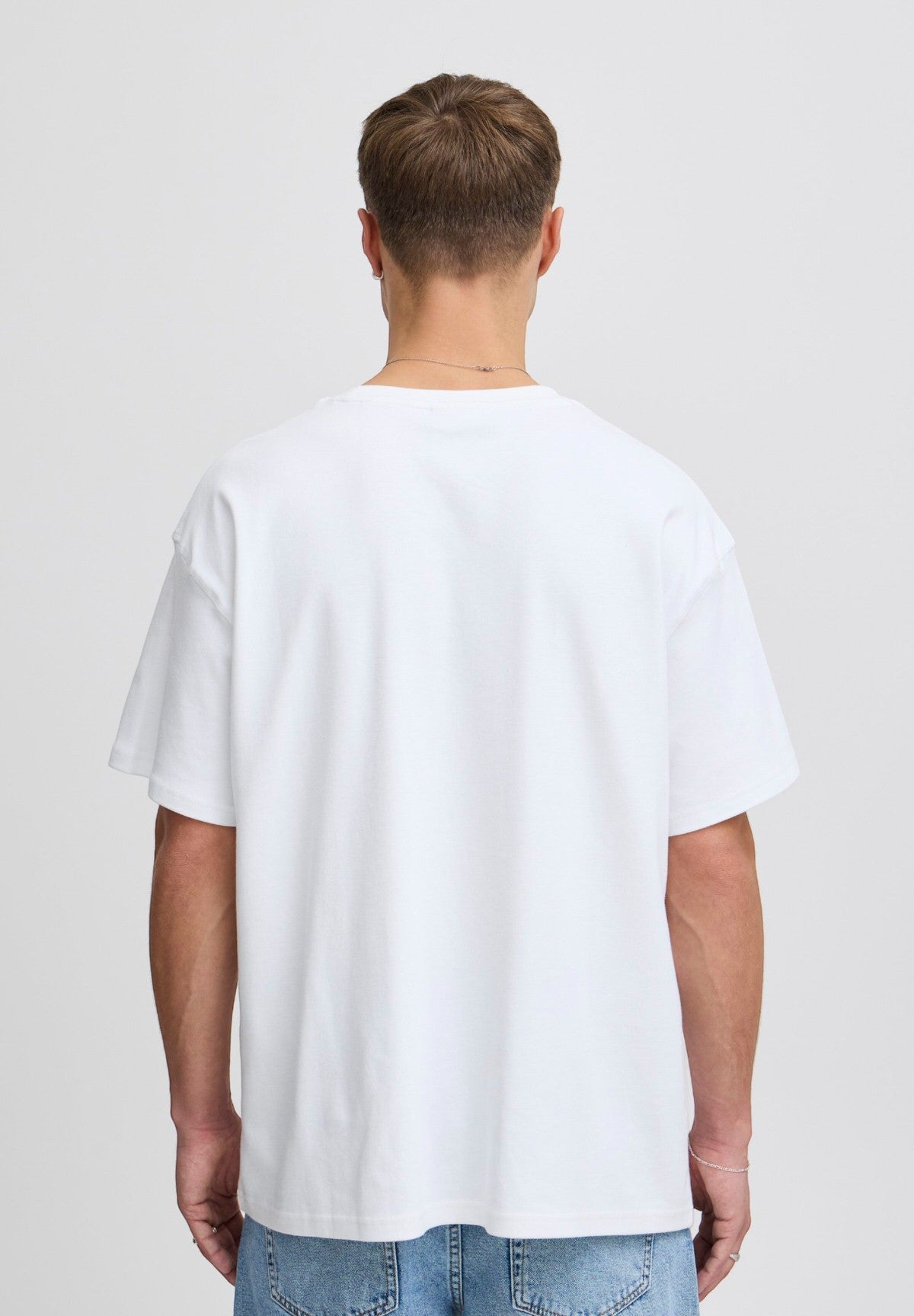 Solid Danton Box Fit T-Skjorte White – modellbilde