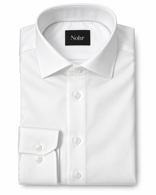 Nohr hvit penskjorte Modern Fit – KI-bearbeidet produktbilde basert på originalfoto