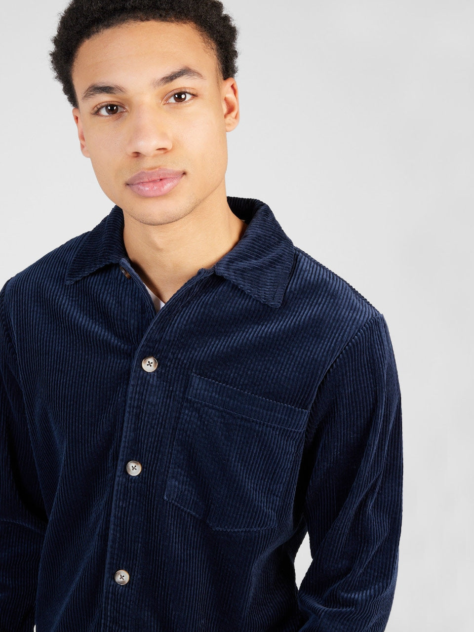 Solid Ingvi Cord Overshirt Navy – produktbilde 3